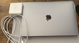 Good
													MacBook Pro 2020 - 13" - I5, Gray, 256 GB, 8 GB, photo 2 of 6