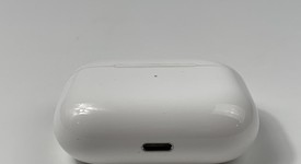 Used
													Apple AirPods Pro - MagSafe Case, photo 5 of 9