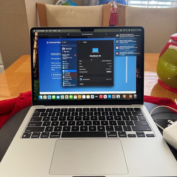 MacBook Air 2024 (M3) - 13 inch - 256 GB, Silver, 8 GB, Apple M3, 8-core GPU