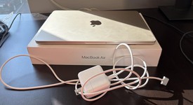 Good
													MacBook Air 2025 (M4) - 13" - Apple M4, Starlight, 256 GB, 16 GB, photo 2 of 7