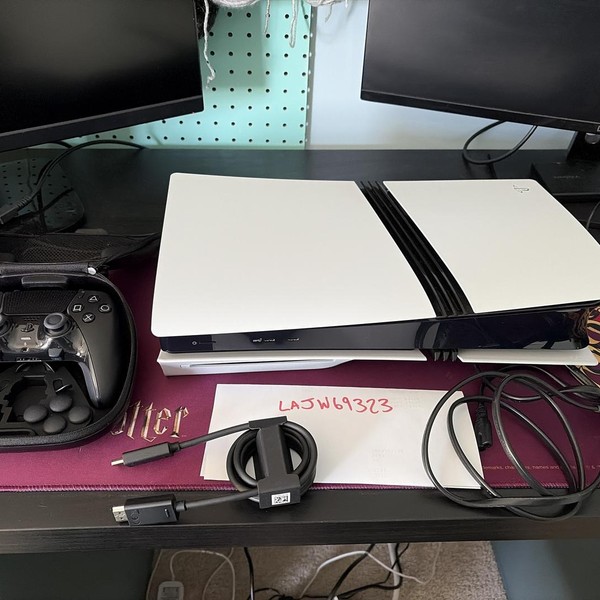 PlayStation 5 Pro (2024) - 2 TB, White