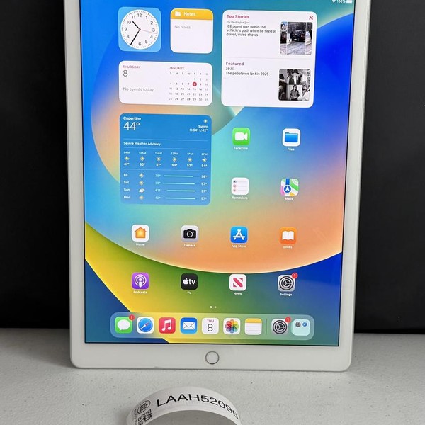 Apple iPad Pro 12.9 inch 1st Gen 2015 - Wi-Fi, 128 GB, Silver, A1584, 1st Gen 2015