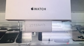 Mint
													Apple Watch SE 2nd Gen 40mm - Unlocked, Starlight, A2726 - Cellular, Aluminum, photo 1 of 4