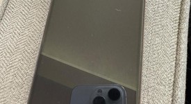 Good
													Apple iPhone Xs - Unlocked, Gold, 64 GB, A1920, photo 3 of 5