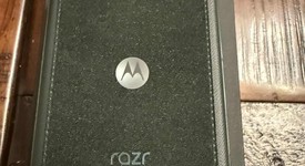 Mint
													Motorola Razr Ultra (2025) - T-Mobile, PANTONE Scarab, 512 GB, 16 GB, photo 4 of 11