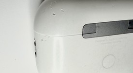 Used
													Apple AirPods Pro 2 - Lightning, photo 4 of 10