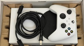 Mint
													Xbox Series S (2020) - White, 512 GB, photo 6 of 6