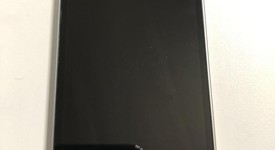 Good
													Apple iPhone SE 1st Gen 2016 - Unlocked, Grey, 32 GB, A1662, photo 3 of 4