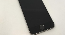 Good
													Apple iPhone SE 1st Gen 2016 - T-Mobile, Grey, 32 GB, A1662, photo 4 of 12