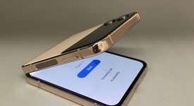 Fair
													Samsung Galaxy Z Flip4 5G - Unlocked, Rose Gold, 128 GB, 8 GB, SM-F721U1, photo 4 of 7