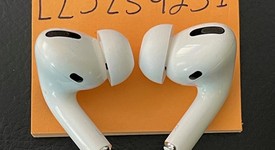 Used
													Apple AirPods Pro - Wireless Case, photo 5 of 5