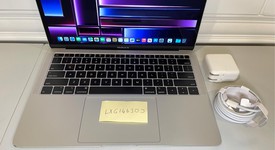 Good
													MacBook Air 2019 - 13" - I5, Gray, 128 GB, 16 GB, photo 3 of 10