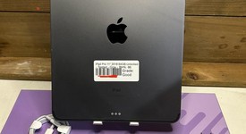 Fair
													Apple iPad Pro 11" 2018 - Unlocked, Gray, 64 GB, A2013, photo 3 of 5