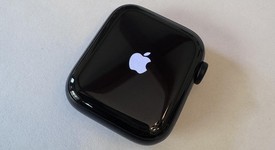 Mint
													Apple Watch SE 2nd Gen 40mm - Midnight, A2722 - GPS, Aluminum, photo 4 of 9