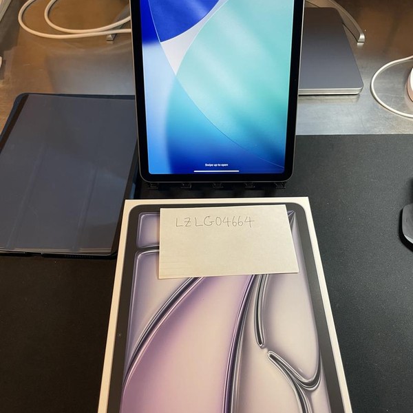 Apple iPad Air 11 inch (M2) 2024 - Wi-Fi, 128 GB, Gray, A2902