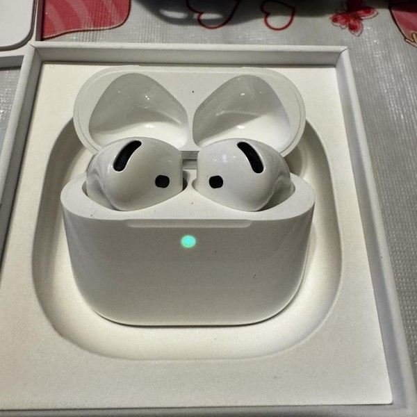 Apple AirPods 4th Gen - Standard