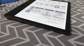 Mint
													Amazon Kindle Oasis 10th Gen - Gray, 8 GB, WiFi Only, photo 4 of 10