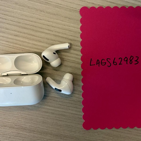 Apple AirPods Pro - MagSafe Case