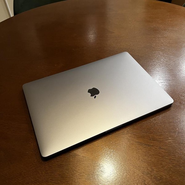 MacBook Pro 2019 - 16 inch - 1 TB, Gray, 16 GB, Intel Core i9