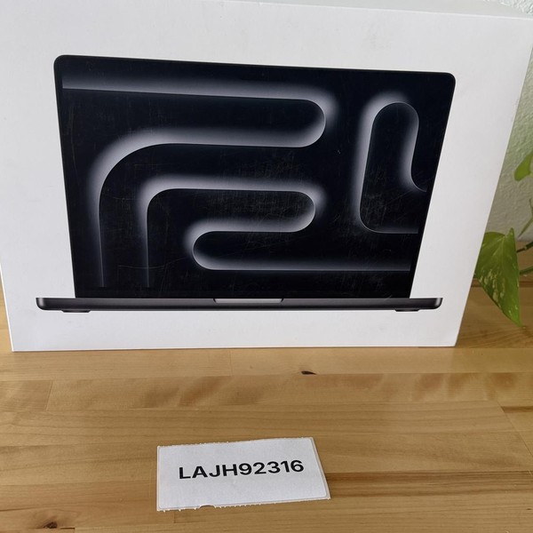 MacBook Pro 2026 - 14 inch (M5) - 1 TB, Space Black, 16 GB, Apple M5, Standard Display