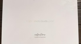 New
													Motorola Razr 60 - Unlocked Non-US, PANTONE Ice Melt, 256 GB, photo 3 of 5