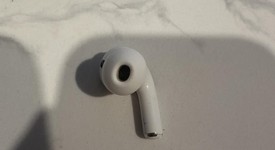 Used
													Apple AirPods Pro 2nd Gen - Lightning, photo 3 of 8