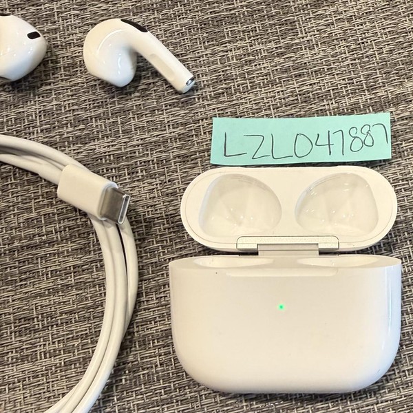 Apple AirPods 3rd Gen - Lightning Case