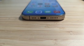 Mint
													Apple iPhone 16 Pro - Verizon, Natural, 256 GB, A3083, photo 2 of 9