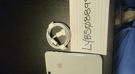 Mint
													Apple iPhone 8 - Unlocked, Silver, 64 GB, A1863, photo 4 of 8