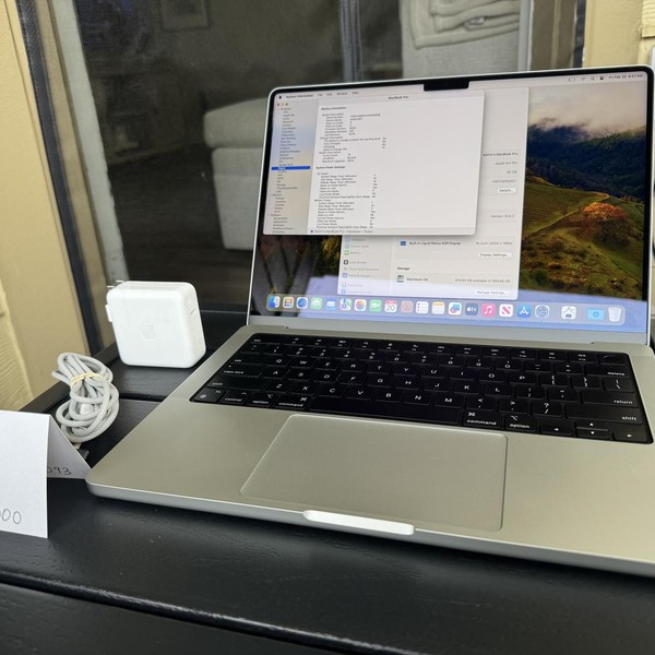 MacBook Pro Late 2023 (M3) - 14 inch - 1 TB, Silver, 36 GB, Apple M3 Pro 12-core, 18-core GPU