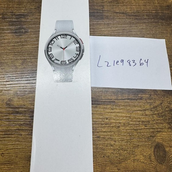 Samsung Galaxy Watch6 Classic - Unlocked, Silver, 47mm