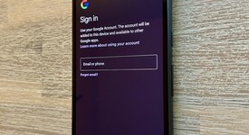 Mint
													Google Pixel 7a - Unlocked, Charcoal, 128 GB, 8 GB, GWKK3, photo 4 of 10