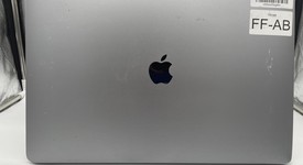 Fair
													MacBook Pro 2016 (With Touch Bar) - 15" - Gray, 512 GB, 16 GB, photo 3 of 5