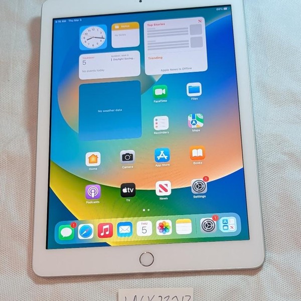 Apple iPad 5th Gen - Unlocked, 128 GB, Silver, A1823