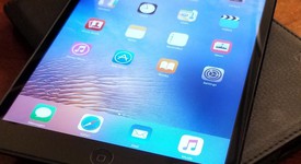 Mint
													Apple iPad Mini - AT&T, Black, 16 GB, photo 1 of 5