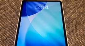 Mint
													Apple iPad Air 13" (M3) 2025 - Unlocked, Gray, 128 GB, photo 1 of 11