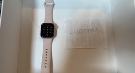 Fair
													Apple Watch Series 6 40mm - Gold, A2291 - GPS, Aluminum, photo 2 of 7