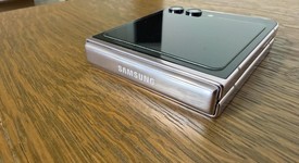 Good
													Samsung Galaxy Z Flip5 - Unlocked, Cream, 512 GB, 8 GB, SM-F731U1, photo 5 of 16