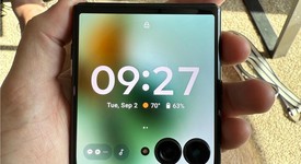 Good
													Motorola Razr Ultra (2025) - Unlocked, PANTONE Scarab, 1 TB, 16 GB, photo 3 of 15