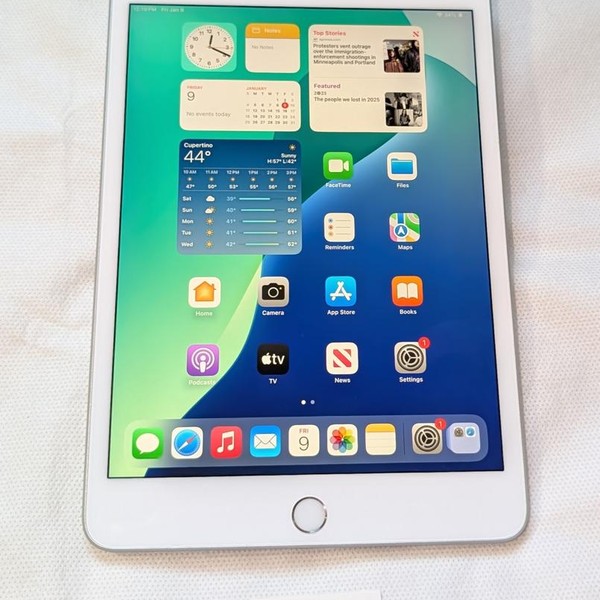 Apple iPad Mini 5th Gen - Wi-Fi, 64 GB, Silver