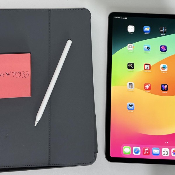 Apple iPad Pro 12.9 inch 4th Gen 2020 - Unlocked, Gray, 128 GB, A2069