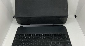 Used
													Apple Magic Keyboard for iPad Pro - Black, photo 1 of 8