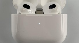 Used
													Apple AirPods 3rd Gen - Lightning Case, photo 2 of 10