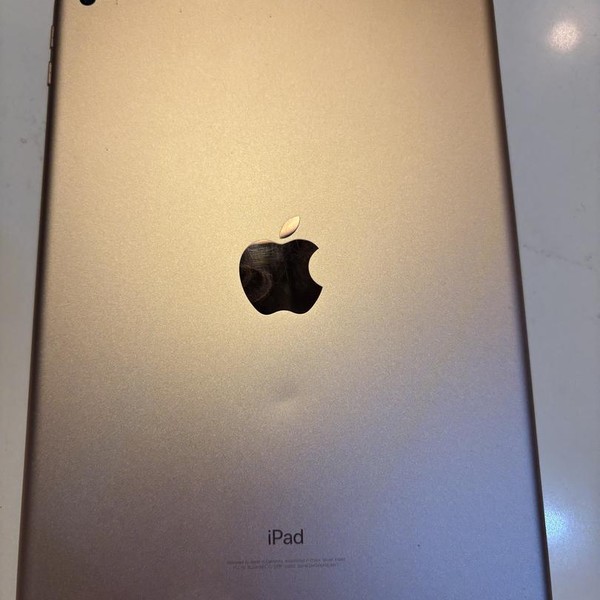 Apple iPad 6th Gen - Wi-Fi, 128 GB, Gold, A1893