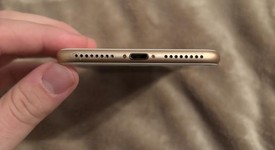 Mint
													Apple iPhone 8 Plus - AT&T, Silver, 64 GB, A1864, photo 3 of 6