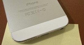Good
													Apple iPhone 5 - Unlocked, White, 32 GB, A1429, photo 4 of 4