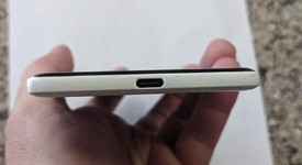 Good
													Google Pixel 2 XL - Verizon, Black & White, 64 GB, Verizon Edition, photo 5 of 8