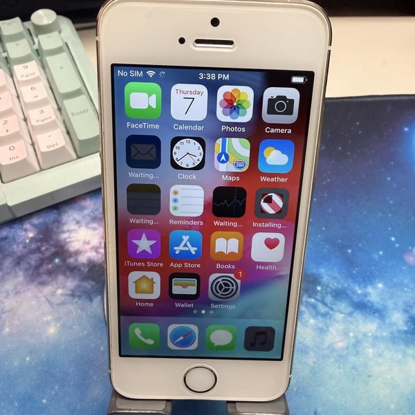 Apple iPhone 5S - Unlocked, 32 GB, Gold, A1453