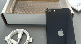 Mint
													Apple iPhone SE 3rd Gen 2022 - Unlocked, Midnight, 64 GB, A2595, photo 2 of 6