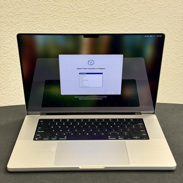 MacBook Pro 2021 - 16 inch - Apple M1 Pro 10-core, Silver, 512 GB, 16 GB